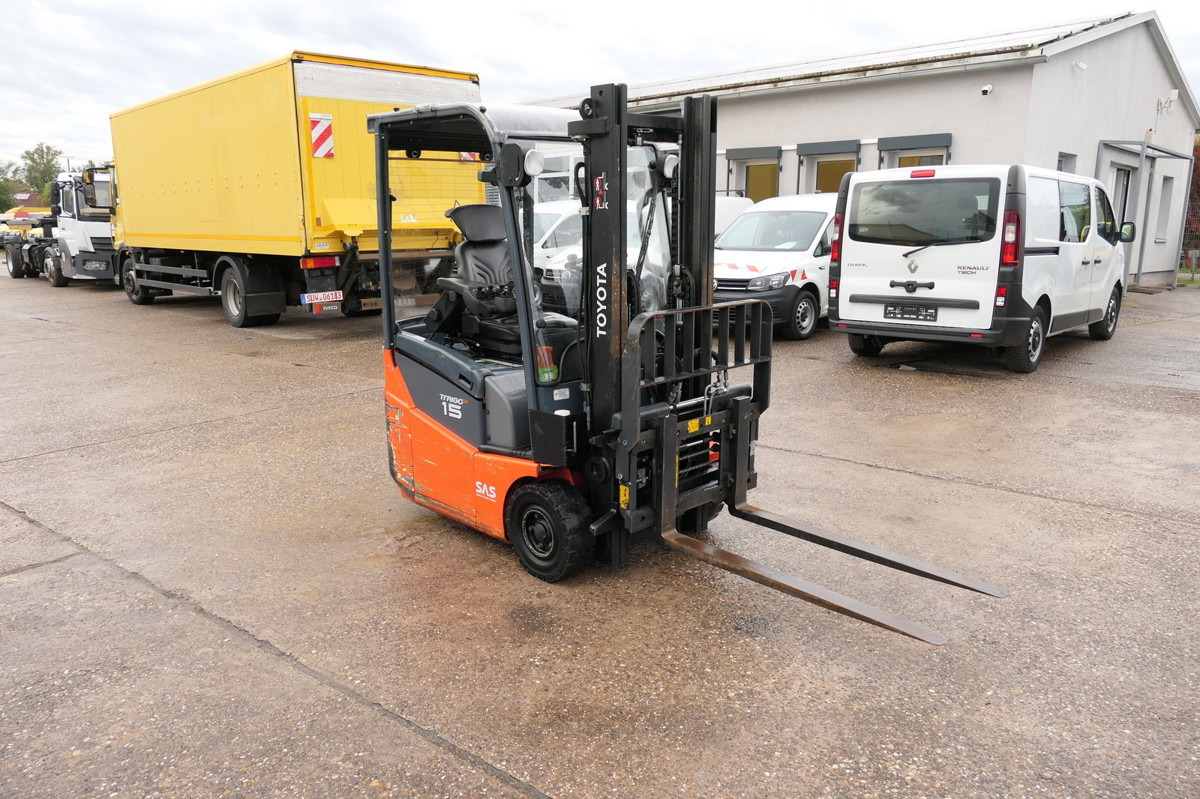 TOYOTA 7FBEST 15 Elektro Batterie 17/2021 3-Rad - Elektromos targonca: 3 kép. TOYOTA 7FBEST 15 Elektro Batterie 17/2021 3-Rad - Elektromos targonca: 3 kép.