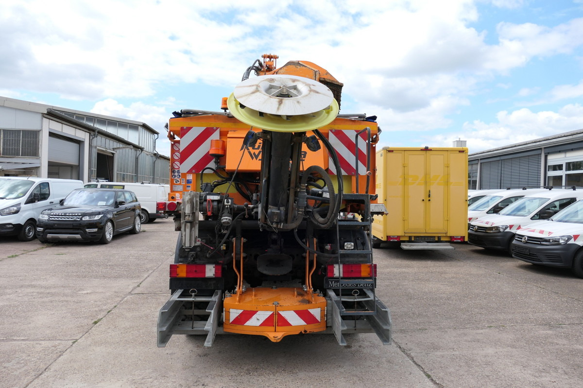 UNIMOG U400 405/12 - Billenőplatós teherautó: 2 kép. UNIMOG U400 405/12 - Billenőplatós teherautó: 2 kép.