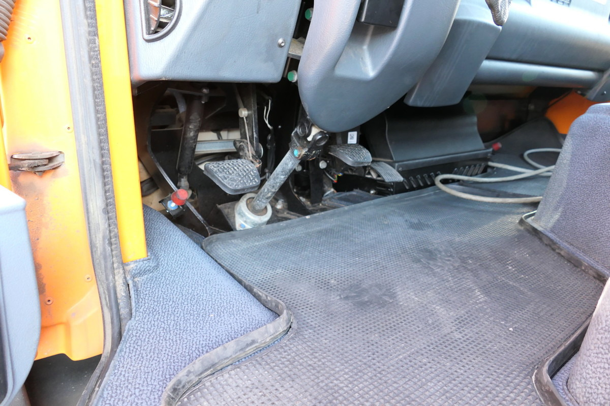 Billenőplatós teherautó UNIMOG U400 Euro5 Typ 405 VarioPilot 6 Zylinder SFZ KOM: 13 kép.