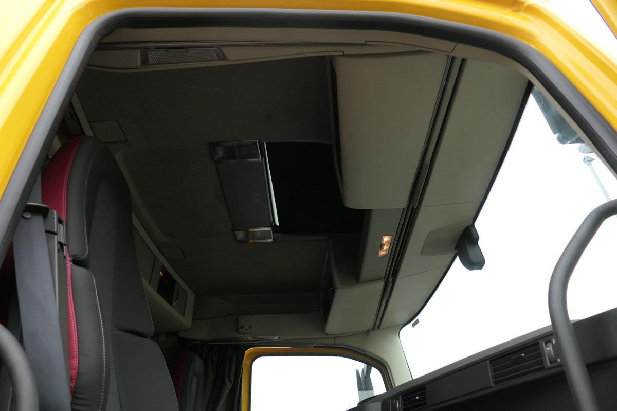 Cserefelépítményes teherautó VOLVO FH 26.420 6x2 BDF: 7 kép.