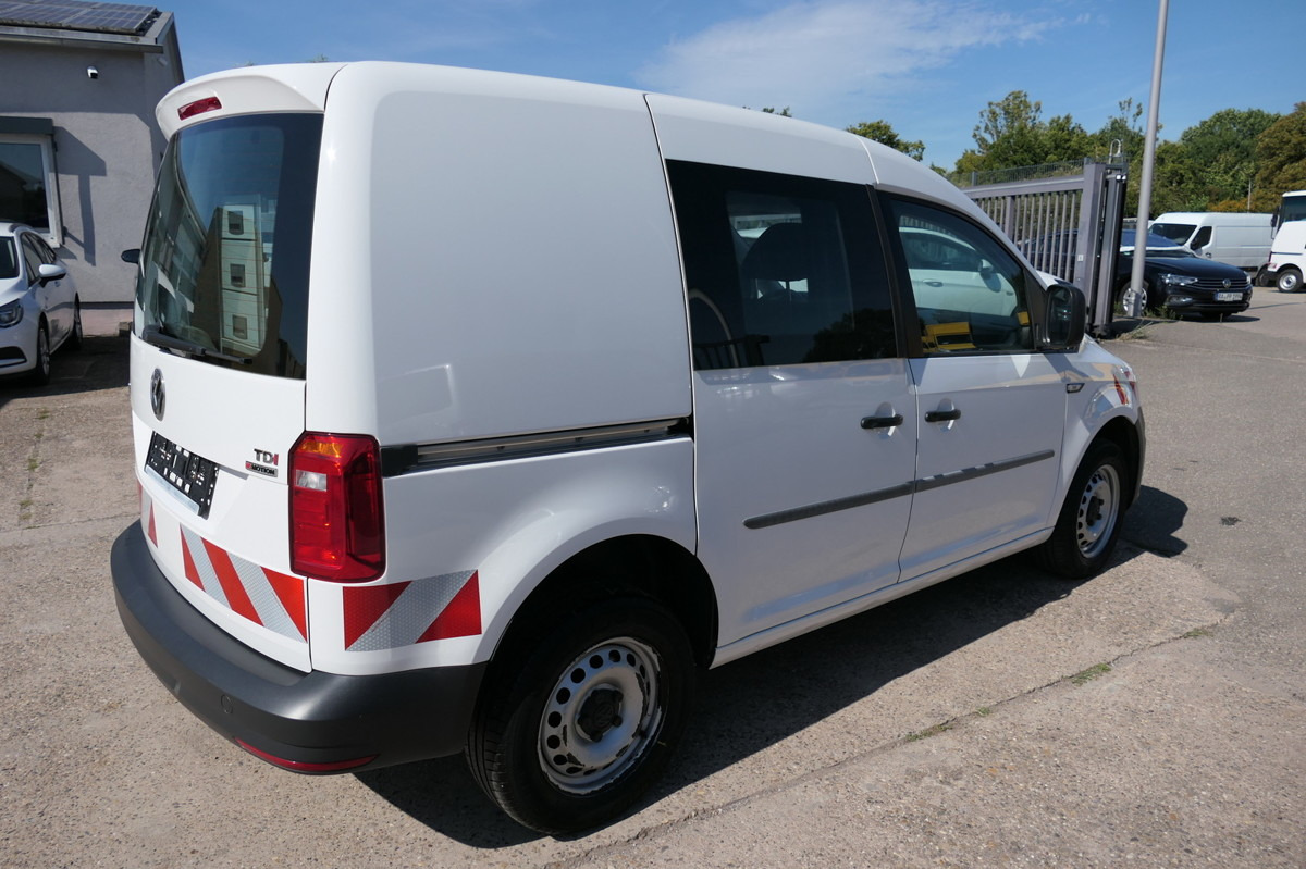 VW Caddy 2.0 TDI 4Motion 2-Sitzer Klima Tempomat W - Kis furgon: 4 kép. VW Caddy 2.0 TDI 4Motion 2-Sitzer Klima Tempomat W - Kis furgon: 4 kép.
