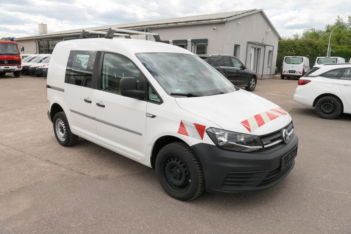 VW Caddy 2.0 TDI 4Motion Klima Werkstatteinbauten T - Kis furgon: 3 kép. VW Caddy 2.0 TDI 4Motion Klima Werkstatteinbauten T - Kis furgon: 3 kép.