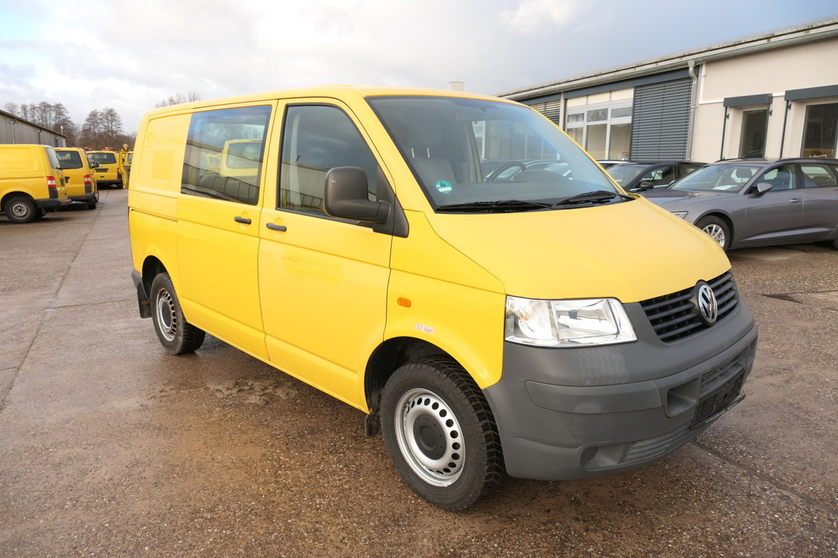 VW T5 Transporter 1.9 TDI PARKTRONIK 2xSCHIEBETÜR - Kis furgon: 3 kép. VW T5 Transporter 1.9 TDI PARKTRONIK 2xSCHIEBETÜR - Kis furgon: 3 kép.