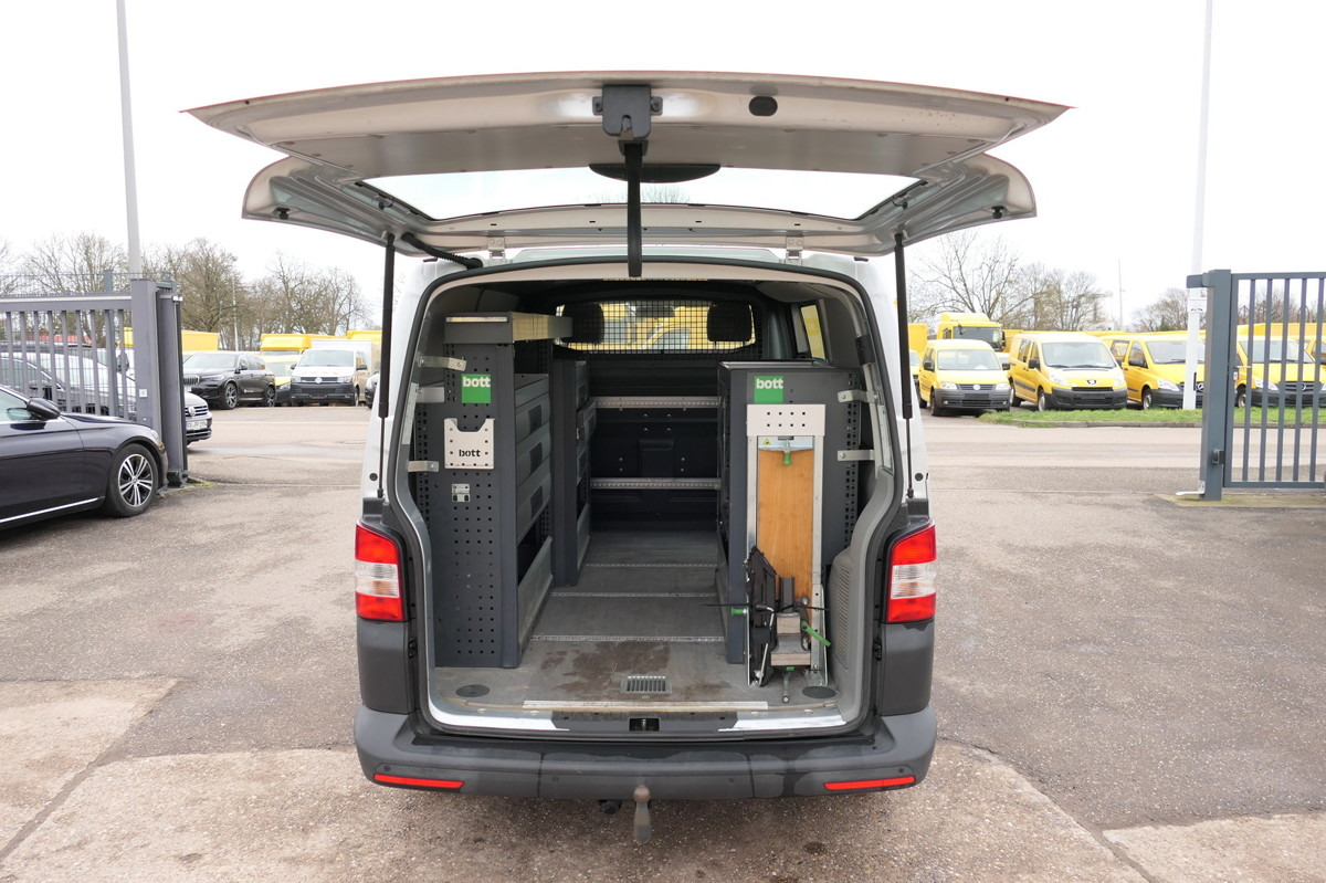 VW T5 Transporter 2.0 TDI 2Sitzer 4Motion AHK KLIMA - Kis furgon: 1 kép. VW T5 Transporter 2.0 TDI 2Sitzer 4Motion AHK KLIMA - Kis furgon: 1 kép.