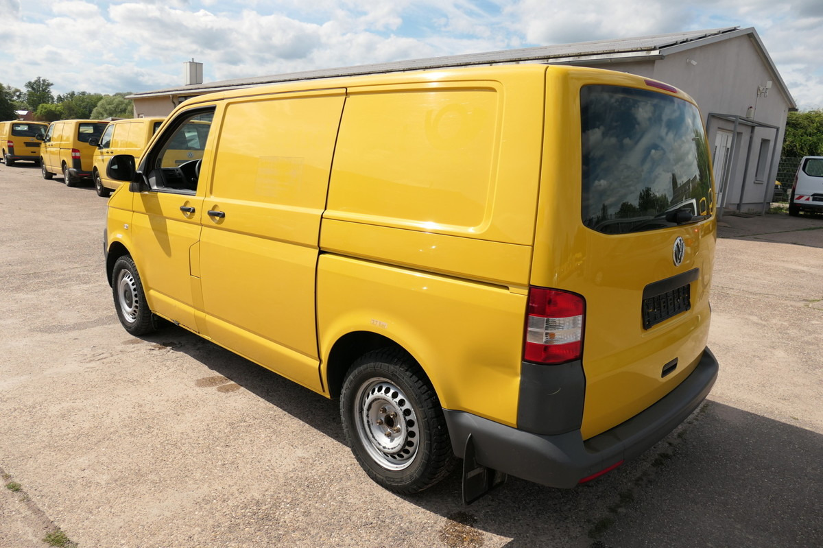 VW T5 Transporter 2.0 TDI 2xSCHIEBETÜR PARKTRONIK E - Kis furgon: 5 kép. VW T5 Transporter 2.0 TDI 2xSCHIEBETÜR PARKTRONIK E - Kis furgon: 5 kép.