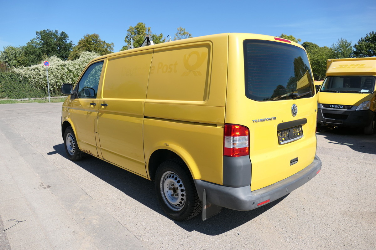VW T5 Transporter 2.0 TDI EURO-5 2xSCHIEBETÜR PARKT - Kis furgon: 5 kép. VW T5 Transporter 2.0 TDI EURO-5 2xSCHIEBETÜR PARKT - Kis furgon: 5 kép.