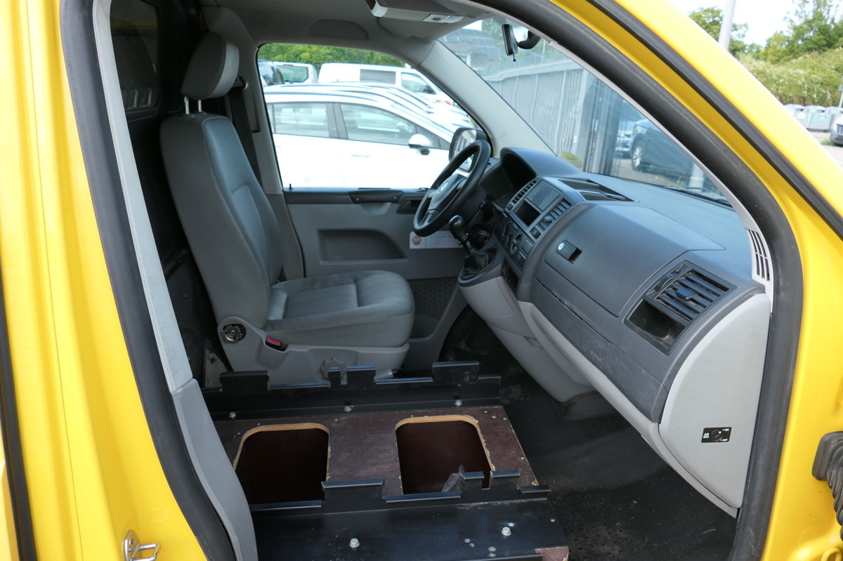 VW T5 Transporter 2.0 TDI EURO-5 2xSCHIEBETÜR PARKT - Kis furgon: 5 kép. VW T5 Transporter 2.0 TDI EURO-5 2xSCHIEBETÜR PARKT - Kis furgon: 5 kép.
