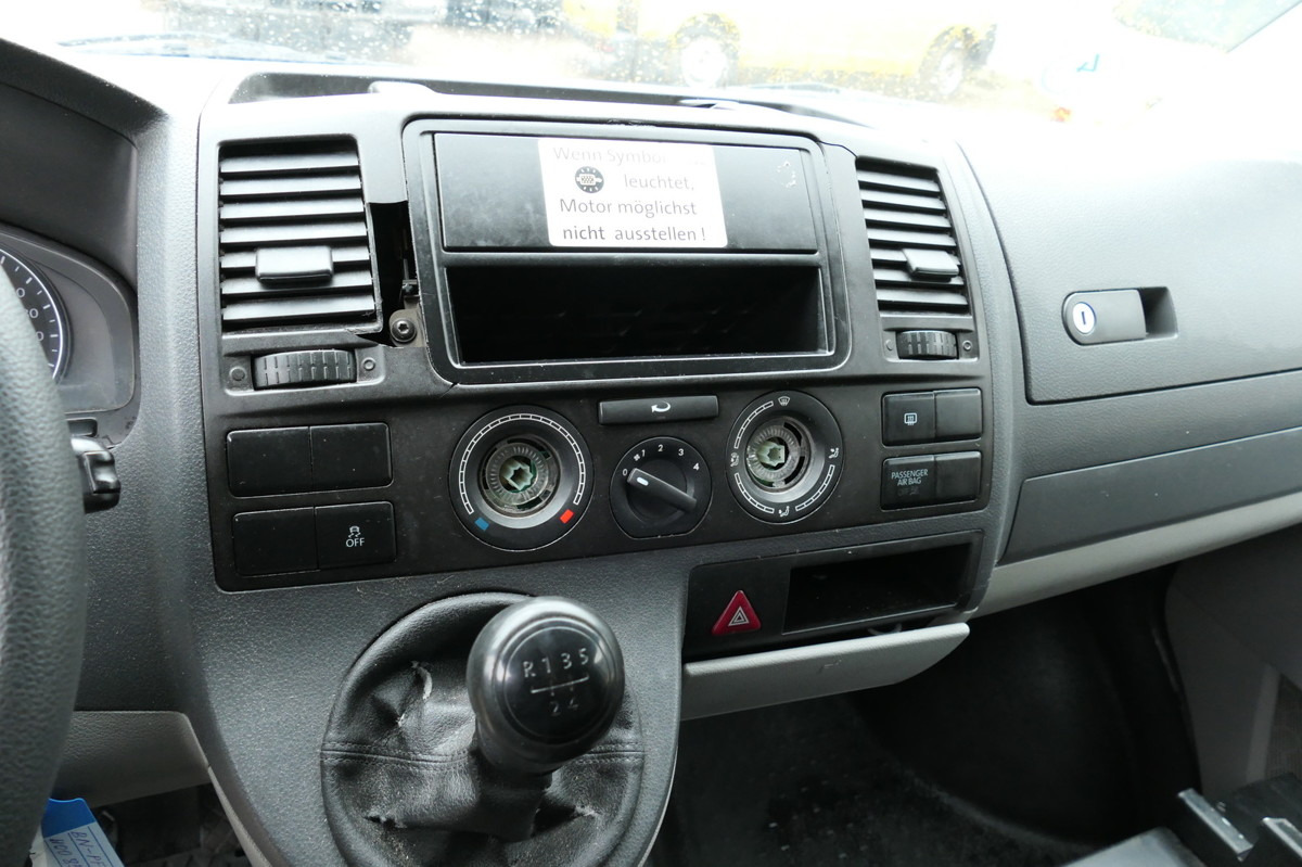 Kis furgon VW T5 Transporter 2.0 TDI EURO-5 CoC 2xSCHIEBETÜR P: 8 kép.
