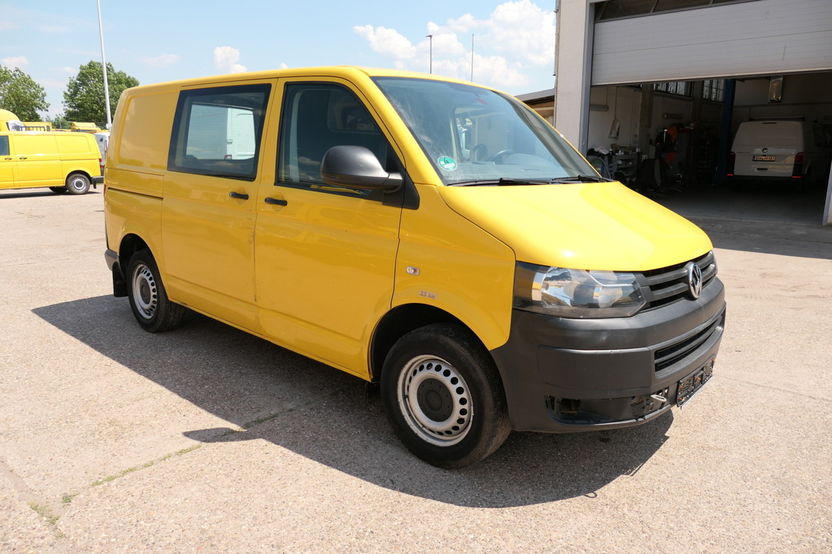 VW T5 Transporter 2.0 TDI EURO-5 CoC 2xSCHIEBETÜR P - Kis furgon: 2 kép. VW T5 Transporter 2.0 TDI EURO-5 CoC 2xSCHIEBETÜR P - Kis furgon: 2 kép.