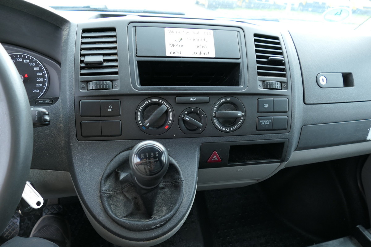 Kis furgon VW T5 Transporter 2.0 TDI EURO-5 CoC 2xSCHIEBETÜR P: 9 kép. Kis furgon VW T5 Transporter 2.0 TDI EURO-5 CoC 2xSCHIEBETÜR P: 9 kép.