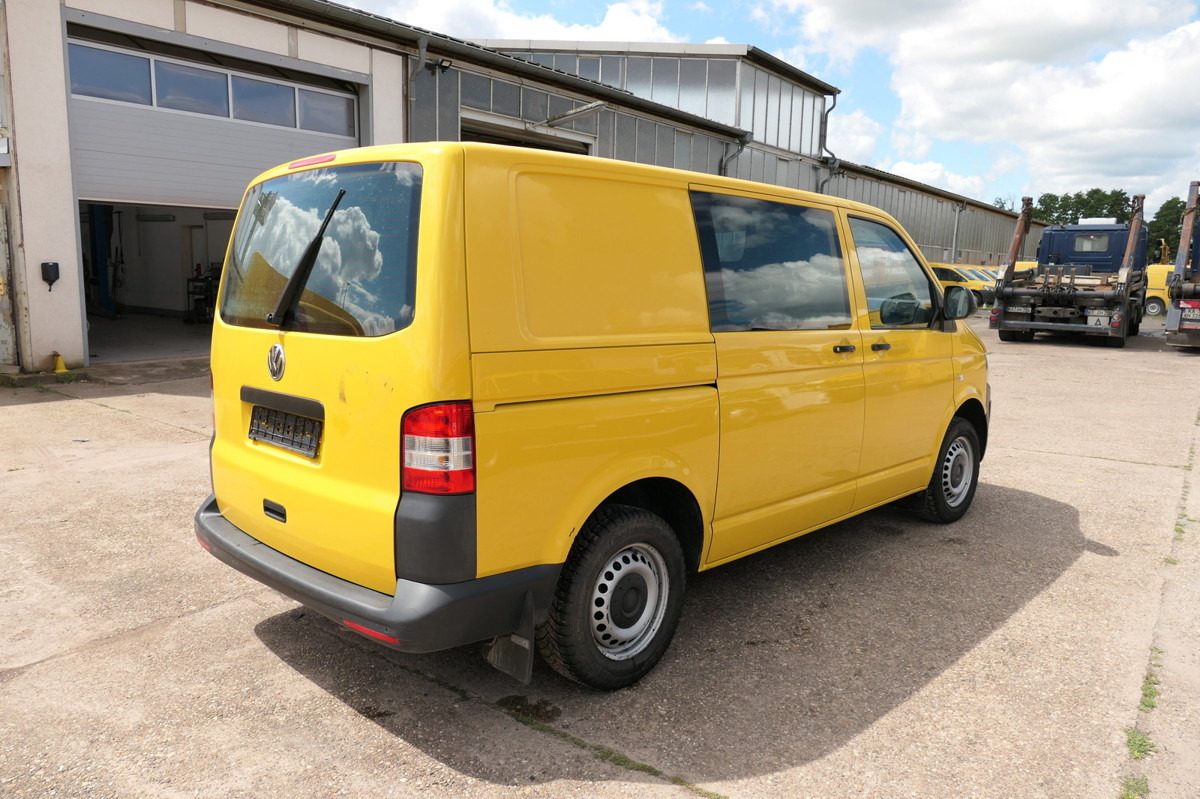 VW T5 Transporter 2.0 TDI EURO-5 CoC 2xSCHIEBETÜR P - Kis furgon: 4 kép. VW T5 Transporter 2.0 TDI EURO-5 CoC 2xSCHIEBETÜR P - Kis furgon: 4 kép.