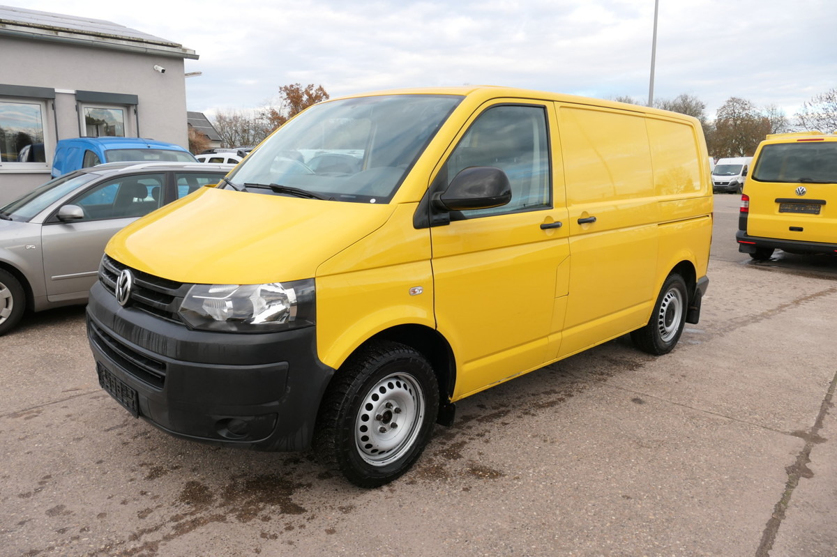 VW T5 Transporter 2.0 TDI EURO-5 CoC 2xSCHIEBETÜR P - Kis furgon: 2 kép. VW T5 Transporter 2.0 TDI EURO-5 CoC 2xSCHIEBETÜR P - Kis furgon: 2 kép.