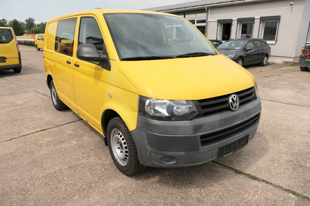 VW T5 Transporter 2.0 TDI PARKTRONIK EURO-5 2xSCHIE - Kis furgon: 2 kép. VW T5 Transporter 2.0 TDI PARKTRONIK EURO-5 2xSCHIE - Kis furgon: 2 kép.
