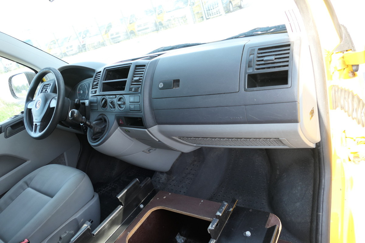 Kis furgon VW T5 Transporter 2.0 TDI PARKTRONIK EURO-5 2xSCHIE: 8 kép.