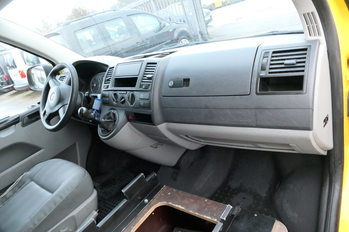 Kis furgon VW T5 Transporter 2.0 TDI PARKTRONIK EURO-5 2xSCHIE: 8 kép. Kis furgon VW T5 Transporter 2.0 TDI PARKTRONIK EURO-5 2xSCHIE: 8 kép.