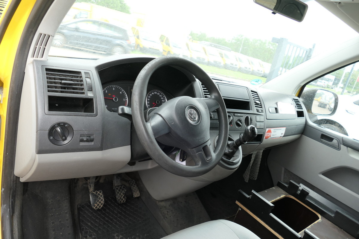 Interior photo 1: Kis furgon VW T5 Transporter 2.0 TDI PARKTRONIK EURO-5 2xSCHIE