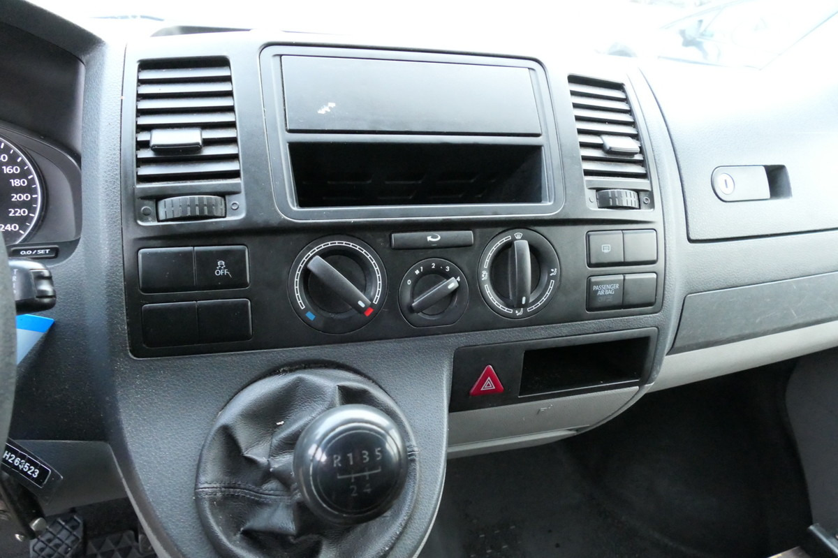 Kis furgon VW T5 Transporter 2.0 TDI PARKTRONIK EURO-5 2xSCHIE: 13 kép. Kis furgon VW T5 Transporter 2.0 TDI PARKTRONIK EURO-5 2xSCHIE: 13 kép.