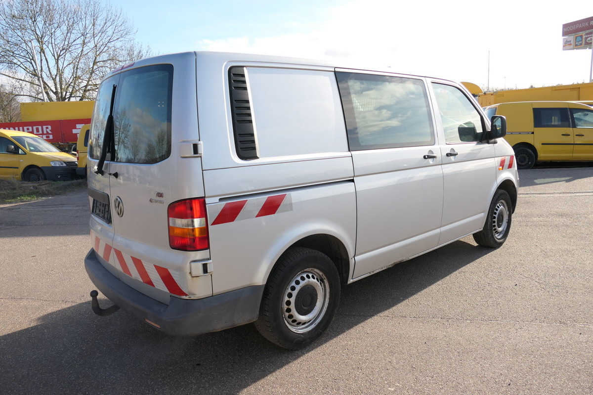 VW T5 Transporter 2.5 TDI 2-Sitzer 4Motion AHK KLIM - Kis furgon: 3 kép. VW T5 Transporter 2.5 TDI 2-Sitzer 4Motion AHK KLIM - Kis furgon: 3 kép.