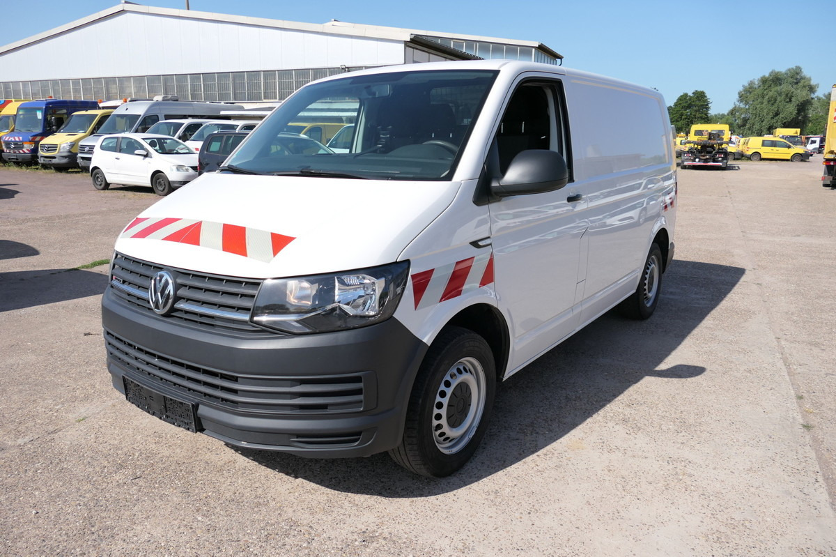 VW T6 2.0 TDI 4Motion 3-Sitzer Klima AHK Werkstatte - Kis furgon: 3 kép. VW T6 2.0 TDI 4Motion 3-Sitzer Klima AHK Werkstatte - Kis furgon: 3 kép.