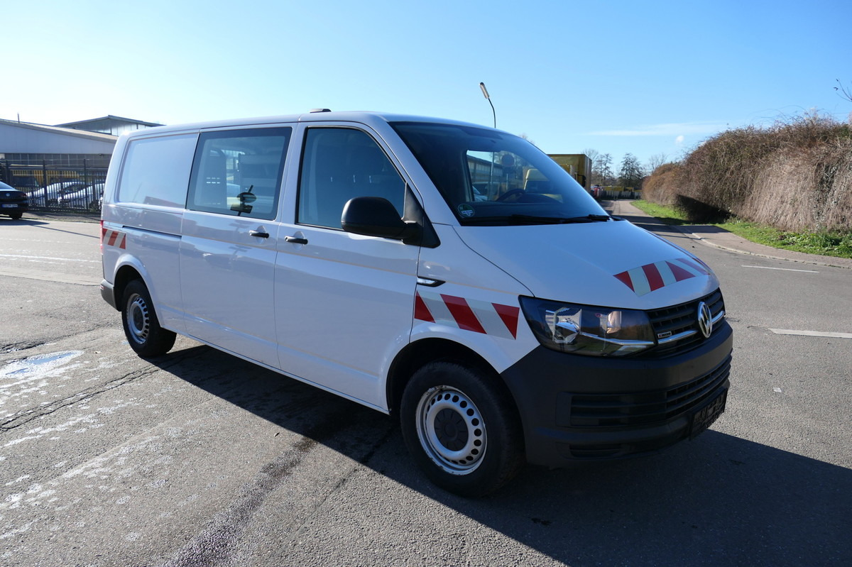 VW T6 Transporter 2.0 TDI lang 4Motion 3Sitzer AHK - Kis furgon: 3 kép. VW T6 Transporter 2.0 TDI lang 4Motion 3Sitzer AHK - Kis furgon: 3 kép.