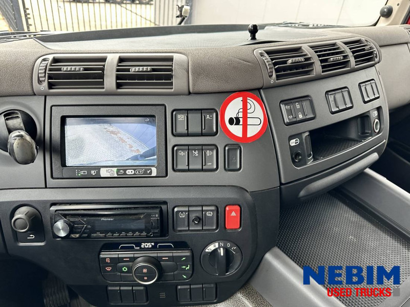 DAF CF230 4x2 - 19.000 Kg. - Dobozos felépítményű teherautó: 4 kép. DAF CF230 4x2 - 19.000 Kg. - Dobozos felépítményű teherautó: 4 kép.