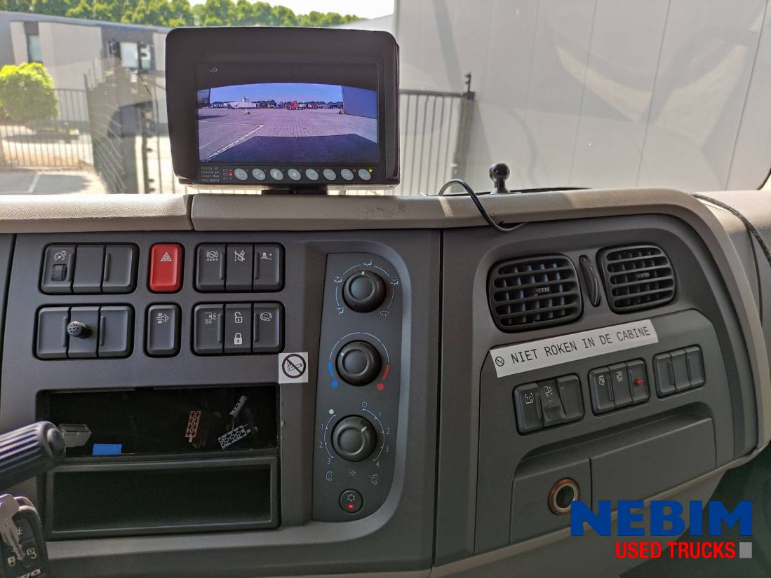 DAF LF 230 4x2 19.000Kg - 2200Kg Taillift - Dobozos felépítményű teherautó: 5 kép. DAF LF 230 4x2 19.000Kg - 2200Kg Taillift - Dobozos felépítményű teherautó: 5 kép.