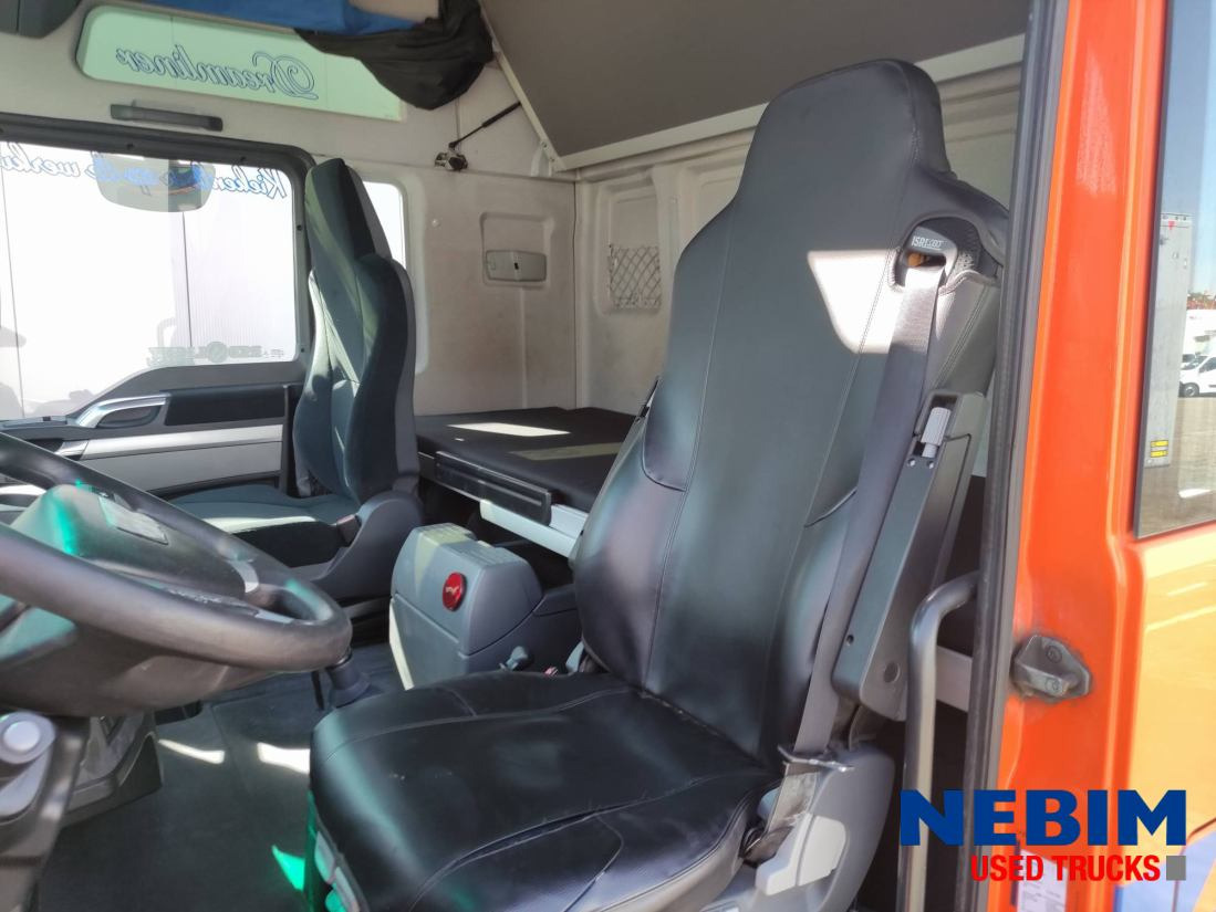 MAN TGX 26.480 6x2 - Intarder - Alvaz teherautó: 3 kép. MAN TGX 26.480 6x2 - Intarder - Alvaz teherautó: 3 kép.