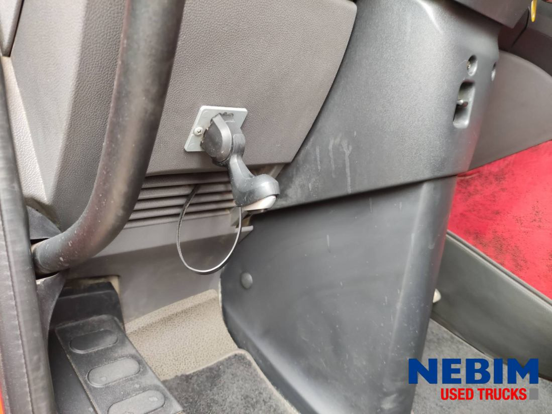 Nyergesvontató DAF CF 440 6x2 midlift - Space cab: 7 kép.