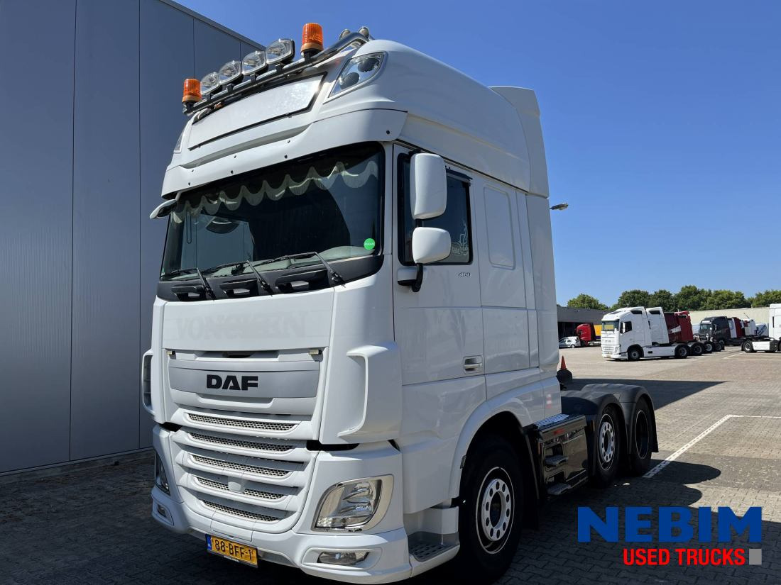 DAF XF 460 6X2 - Super Spacecab - Nyergesvontató: 1 kép. DAF XF 460 6X2 - Super Spacecab - Nyergesvontató: 1 kép.