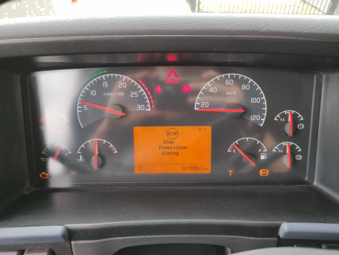 Volvo FM 400 4X2 - Nyergesvontató: 3 kép. Volvo FM 400 4X2 - Nyergesvontató: 3 kép.