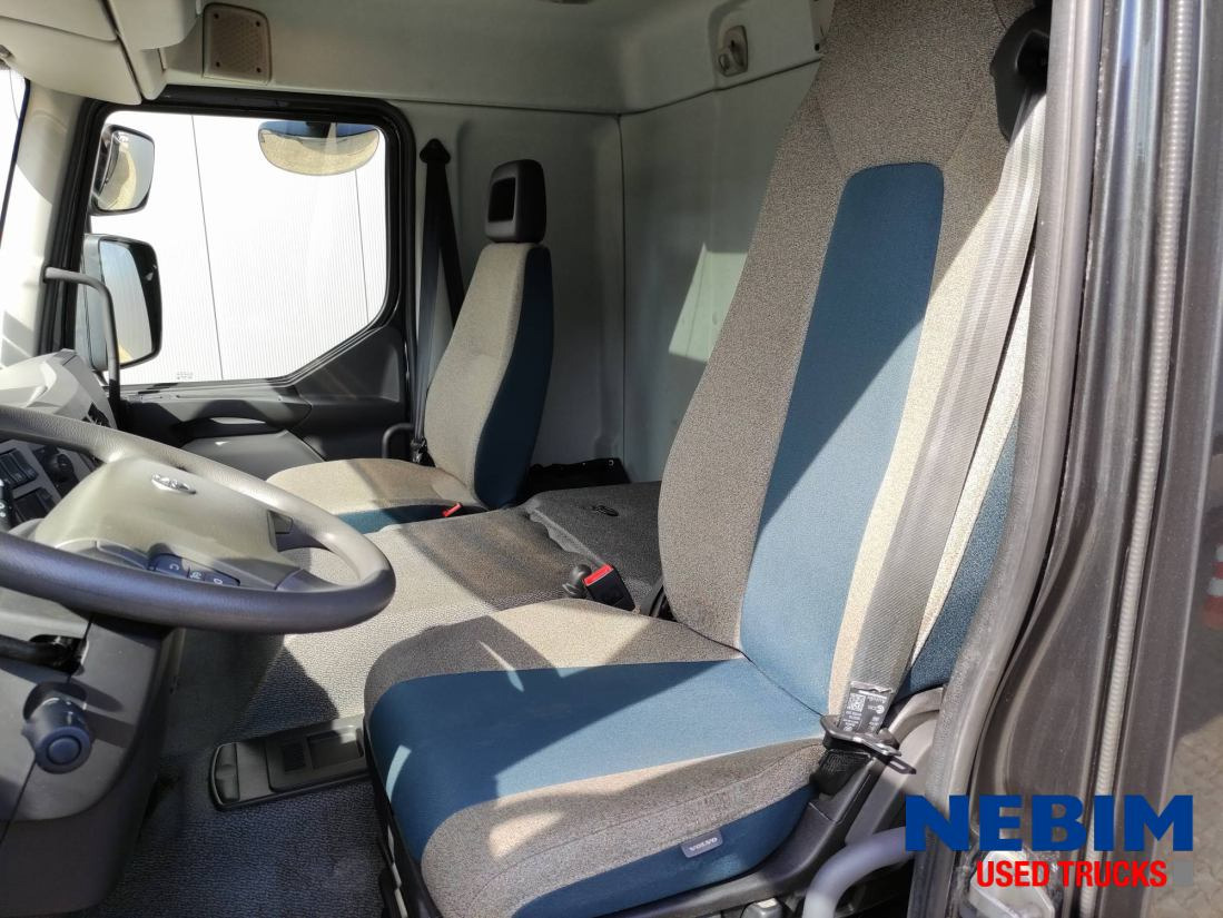 Volvo FE 280 4X2 - 214.632Km - DH 2000Kg Lift - Dobozos felépítményű teherautó: 4 kép. Volvo FE 280 4X2 - 214.632Km - DH 2000Kg Lift - Dobozos felépítményű teherautó: 4 kép.