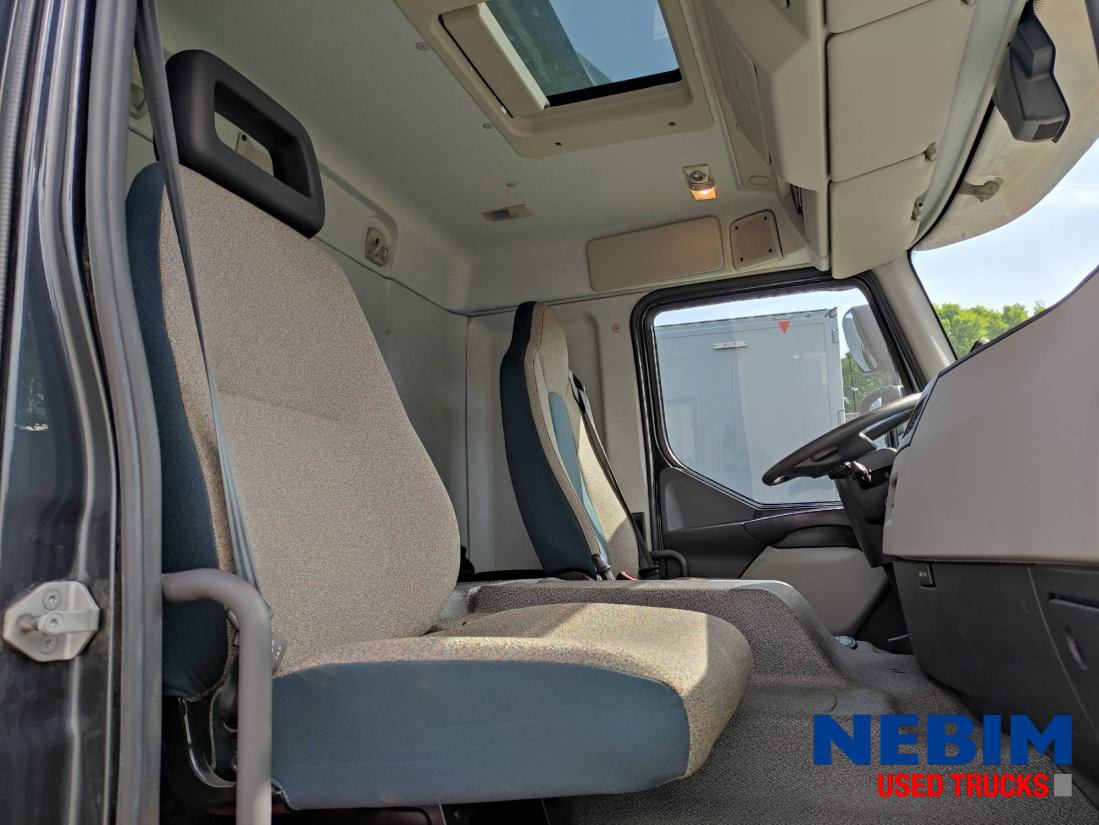 Volvo FE 280 4X2 - 214.632Km - DH 2000Kg Lift - Dobozos felépítményű teherautó: 5 kép. Volvo FE 280 4X2 - 214.632Km - DH 2000Kg Lift - Dobozos felépítményű teherautó: 5 kép.