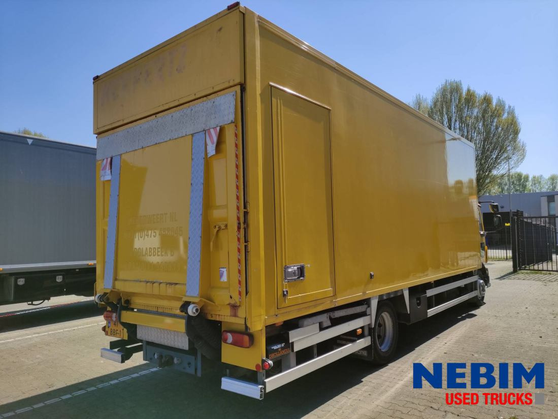 Volvo FL 240 500.388km - Dobozos felépítményű teherautó: 2 kép. Volvo FL 240 500.388km - Dobozos felépítményű teherautó: 2 kép.
