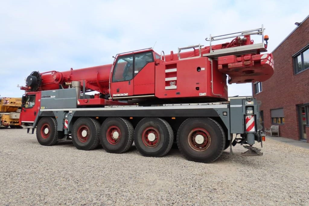 Liebherr LTM 1100-5.2 - Terepjáró autódaru: 4 kép. Liebherr LTM 1100-5.2 - Terepjáró autódaru: 4 kép.