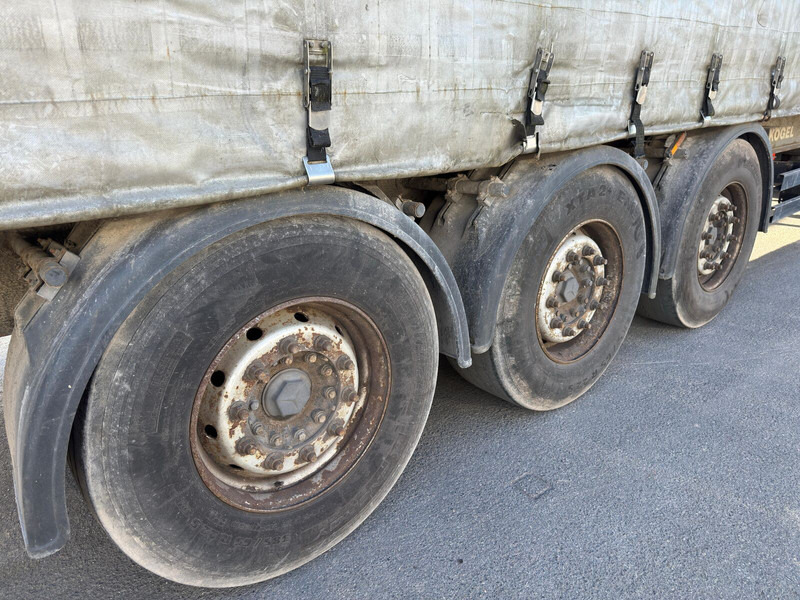 Kögel - Ponyvás félpótkocsi: 5 kép. Kögel - Ponyvás félpótkocsi: 5 kép.