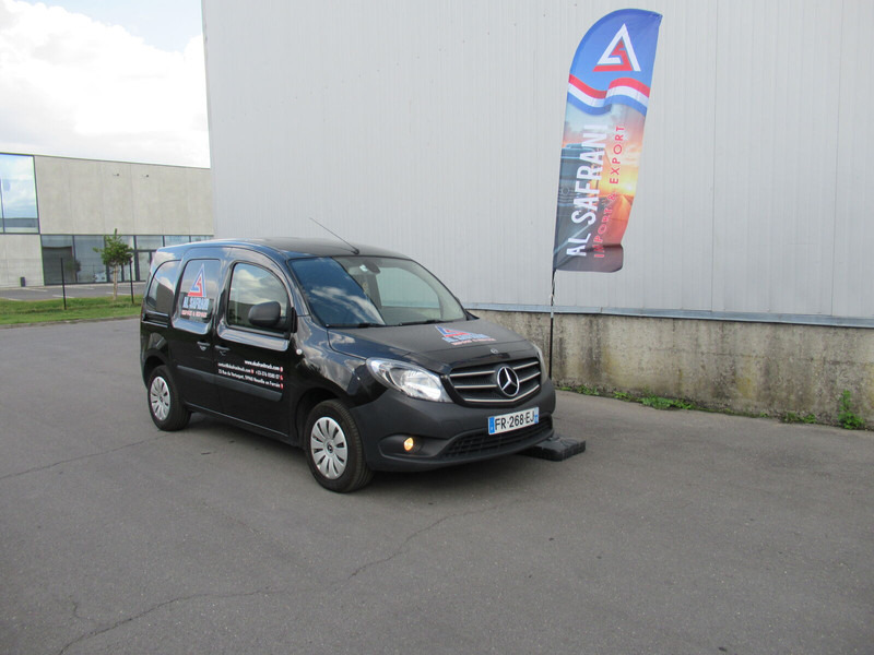 Mercedes-Benz Citan 111 - Furgon: 4 kép. Mercedes-Benz Citan 111 - Furgon: 4 kép.