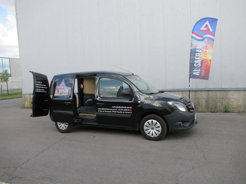 Mercedes-Benz Citan 111 - Furgon: 5 kép. Mercedes-Benz Citan 111 - Furgon: 5 kép.