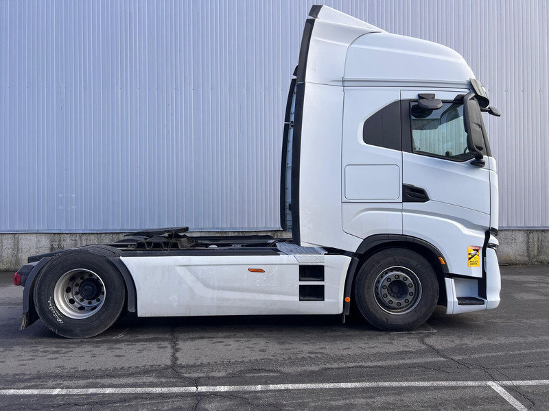 Iveco S-Way 510 - Nyergesvontató: 5 kép. Iveco S-Way 510 - Nyergesvontató: 5 kép.