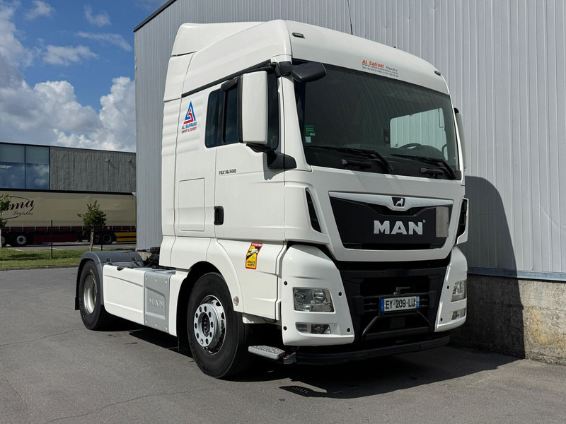 MAN TGX 18.500 - Nyergesvontató: 1 kép. MAN TGX 18.500 - Nyergesvontató: 1 kép.