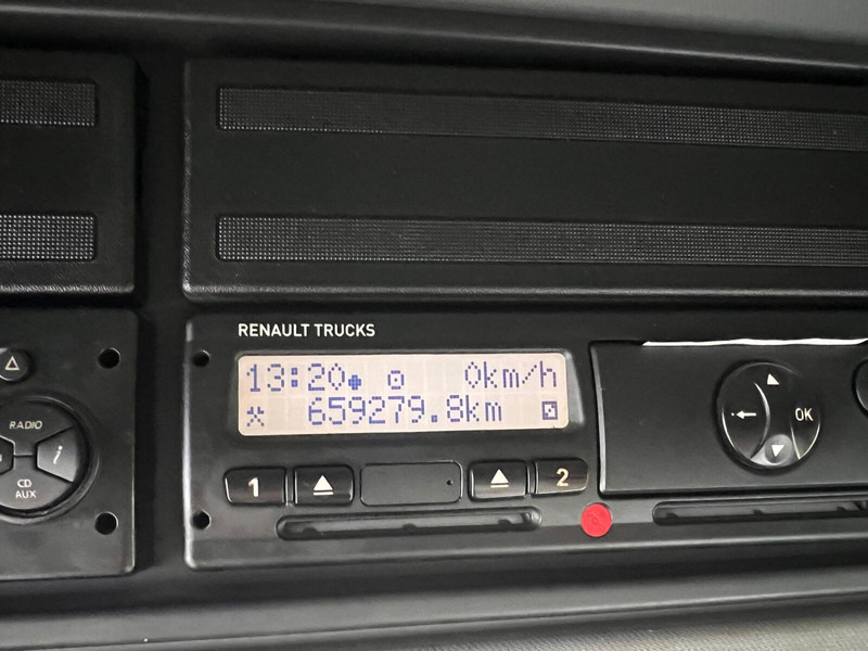 Nyergesvontató Renault T430: 14 kép.