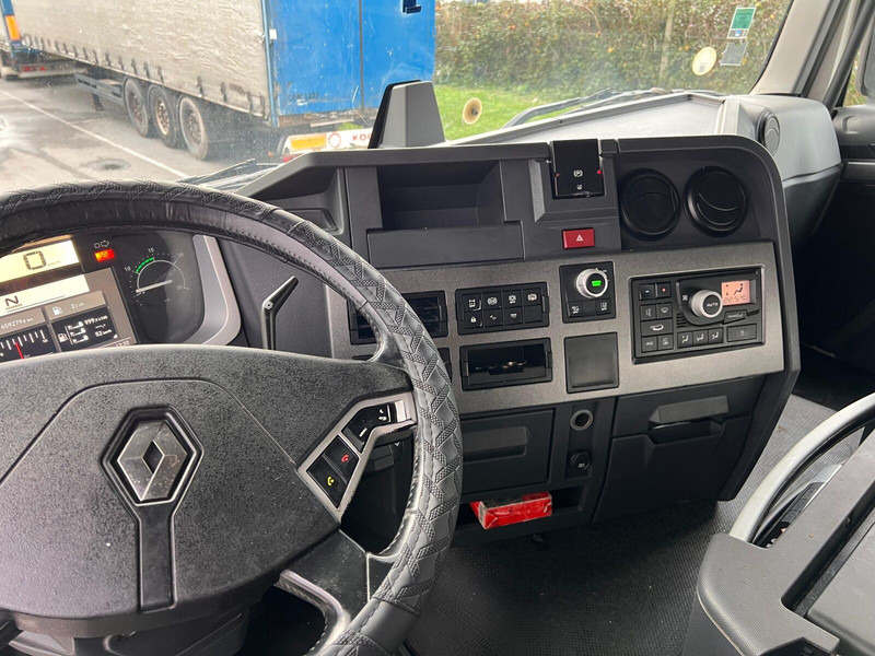 Nyergesvontató Renault T430: 12 kép.