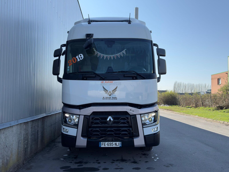 Renault T460 - Nyergesvontató: 2 kép. Renault T460 - Nyergesvontató: 2 kép.