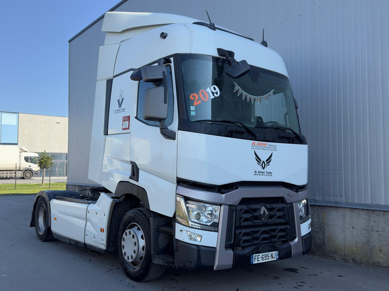 Renault T460 - Nyergesvontató: 3 kép. Renault T460 - Nyergesvontató: 3 kép.