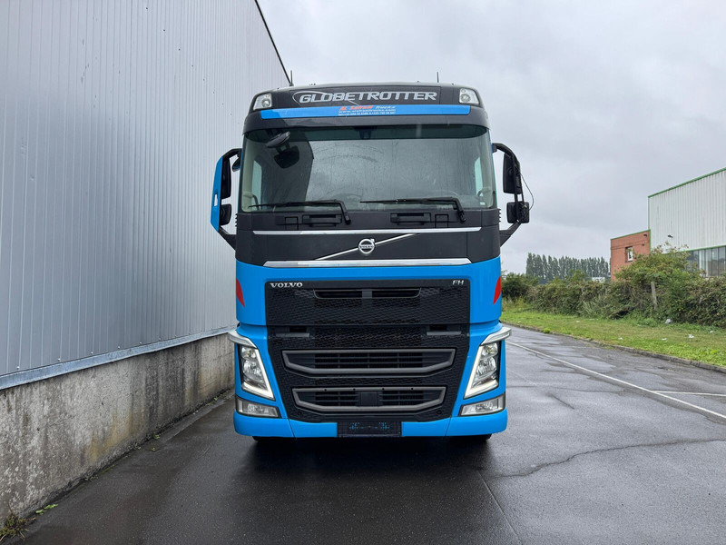 Volvo FH 500 - Nyergesvontató: 2 kép. Volvo FH 500 - Nyergesvontató: 2 kép.