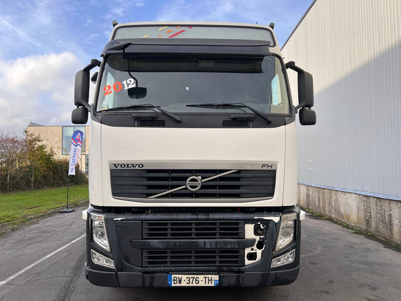 Volvo FH 500 - Nyergesvontató: 2 kép. Volvo FH 500 - Nyergesvontató: 2 kép.