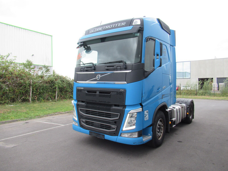 Volvo FH 500 - Nyergesvontató: 2 kép. Volvo FH 500 - Nyergesvontató: 2 kép.