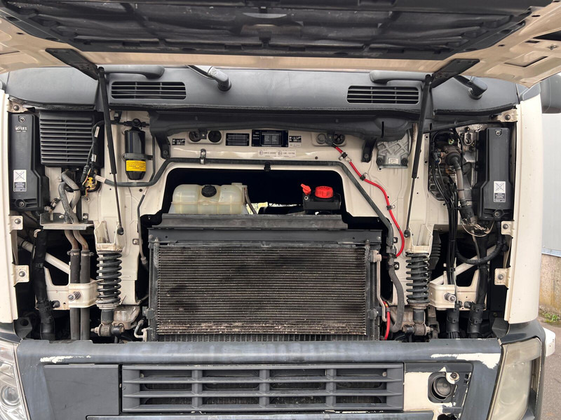 Nyergesvontató Volvo FH 500: 15 kép. Nyergesvontató Volvo FH 500: 15 kép.