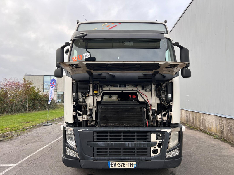 Nyergesvontató Volvo FH 500: 16 kép. Nyergesvontató Volvo FH 500: 16 kép.