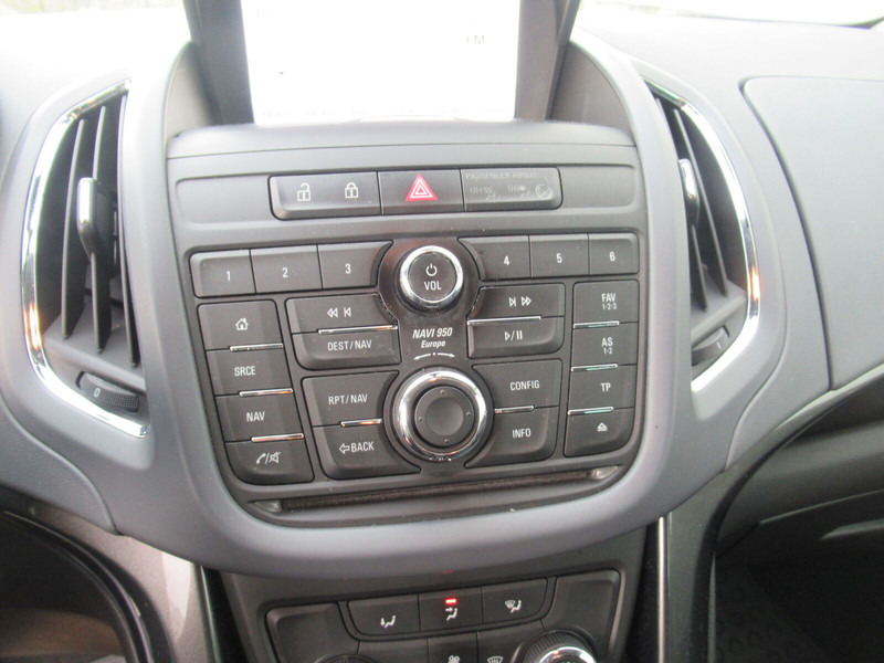 Autó Opel Zafira Touren: 19 kép.