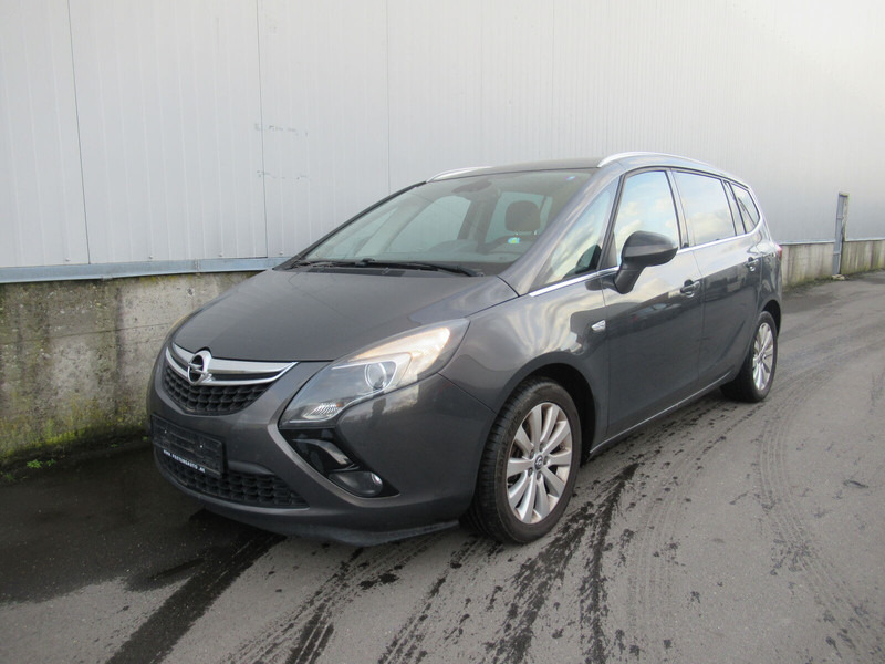 Opel Zafira Touren - Autó: 1 kép. Opel Zafira Touren - Autó: 1 kép.